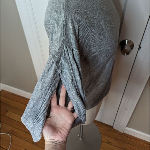 bishop + young | Heather Grey Ruffle Sleeve Sweater Size Small - Picture 5 of 10
